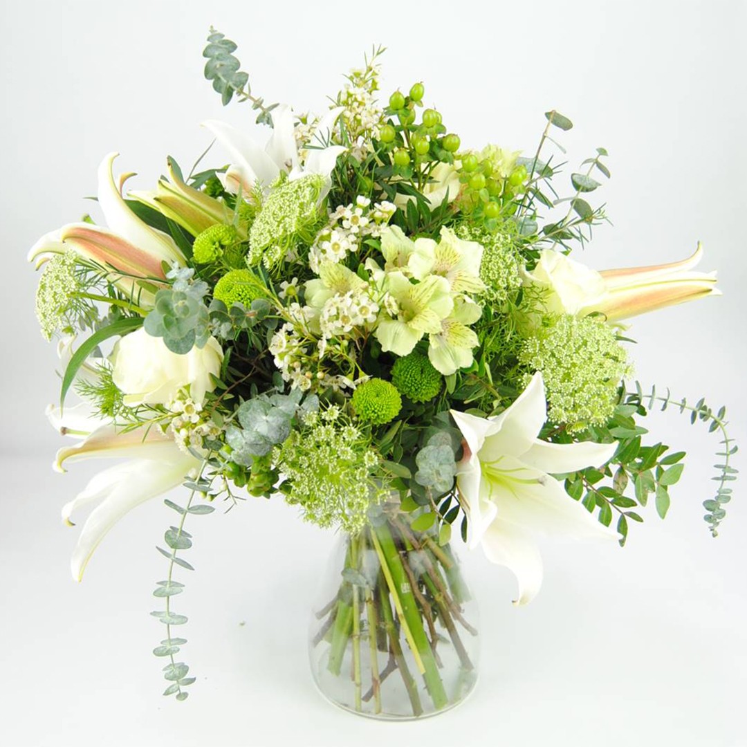 Ramo con flores blancas