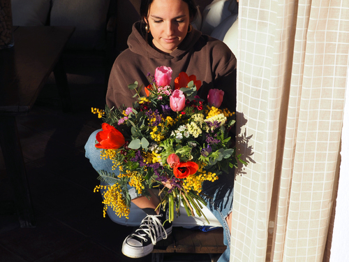 Ramo de Flores COLOR INTENSITY - mimosa, tulipanes, Anémonas, clavel poeta, limonium, estatice, eucalipto, lentisco