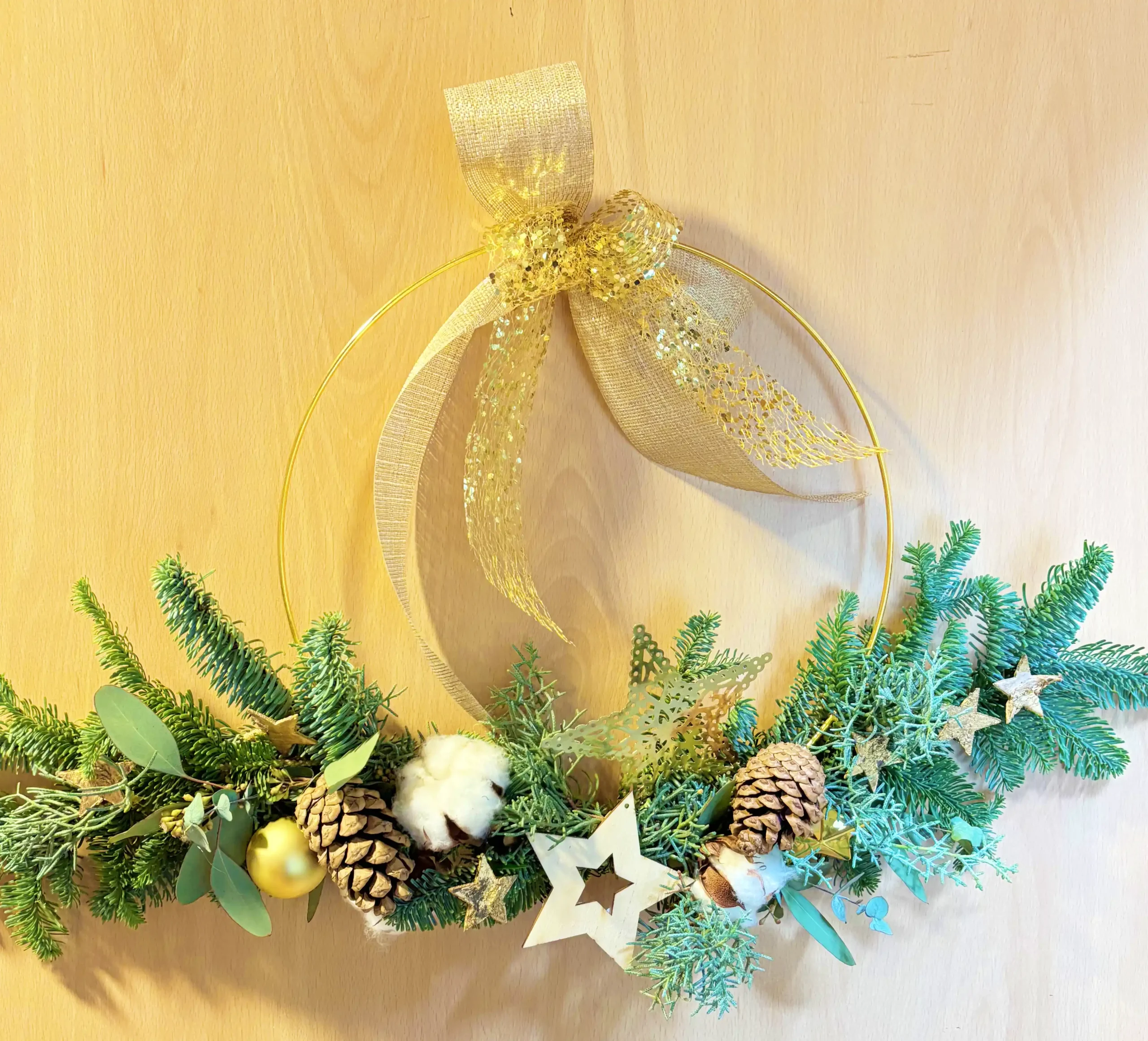 Corona Navideña Natural gold