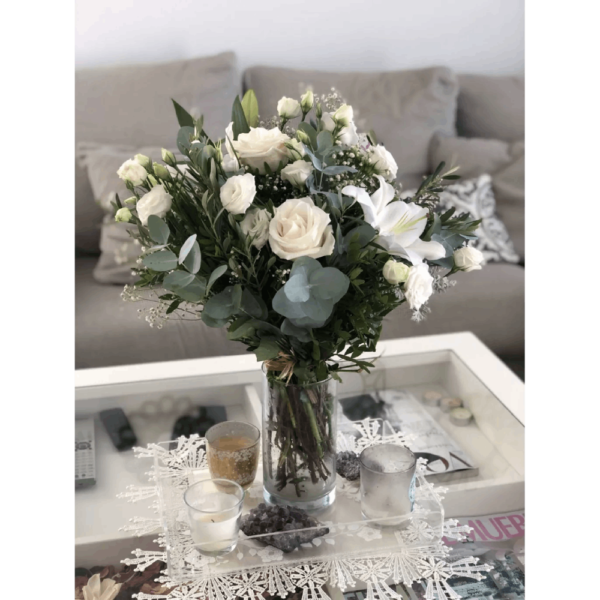 enviar flores rosas blancas lirios lisantium