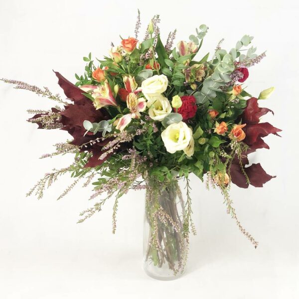 Enviar Ramo de flores con celosia, alstromelia, rosa pitmini naranja, lisianthus, brezo, hojas de roble - Originalflor