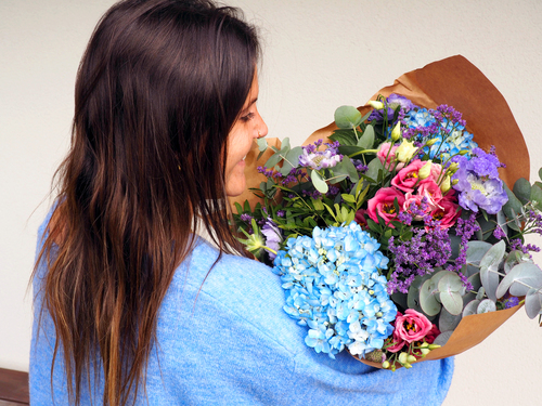 Ramo de flores con Limonium, Hortensias, Estatice, Lisianthus, Escabiosa, Eucalipto, Lentisco