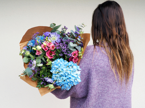 Ramo de flores con Limonium, Hortensias, Estatice, Lisianthus, Escabiosa, Eucalipto, Lentisco